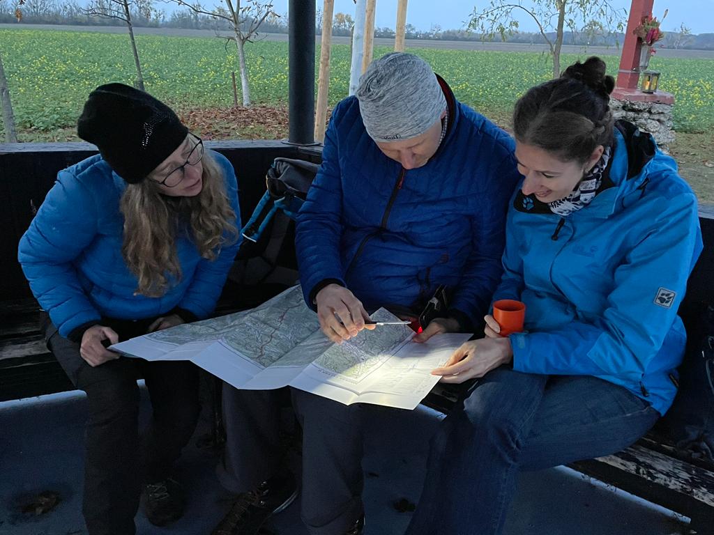 Karte lesen Kompass Orientierung Wildnis